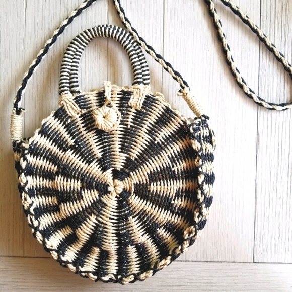 B o h o | Sole Society Round Wicker Purse/Bag - Picture 3 of 14